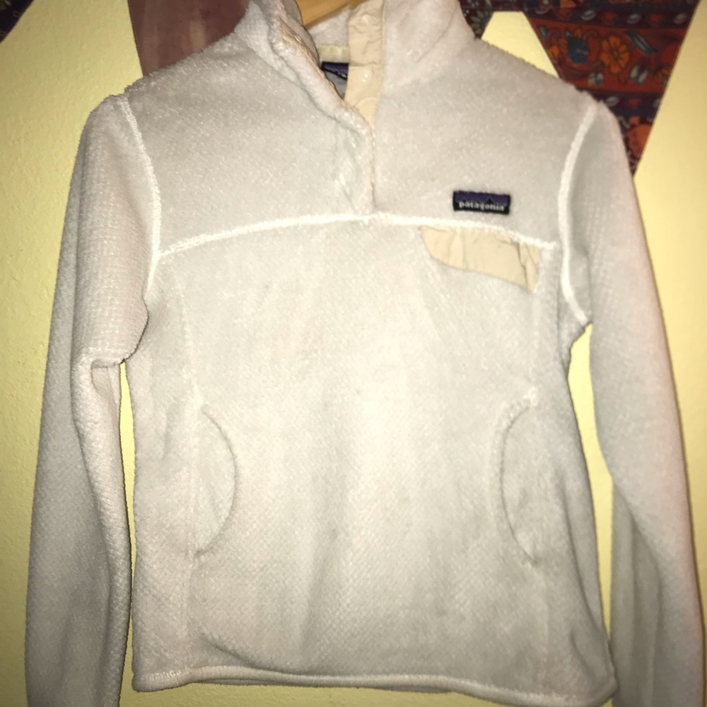 White Patagonia Pullover